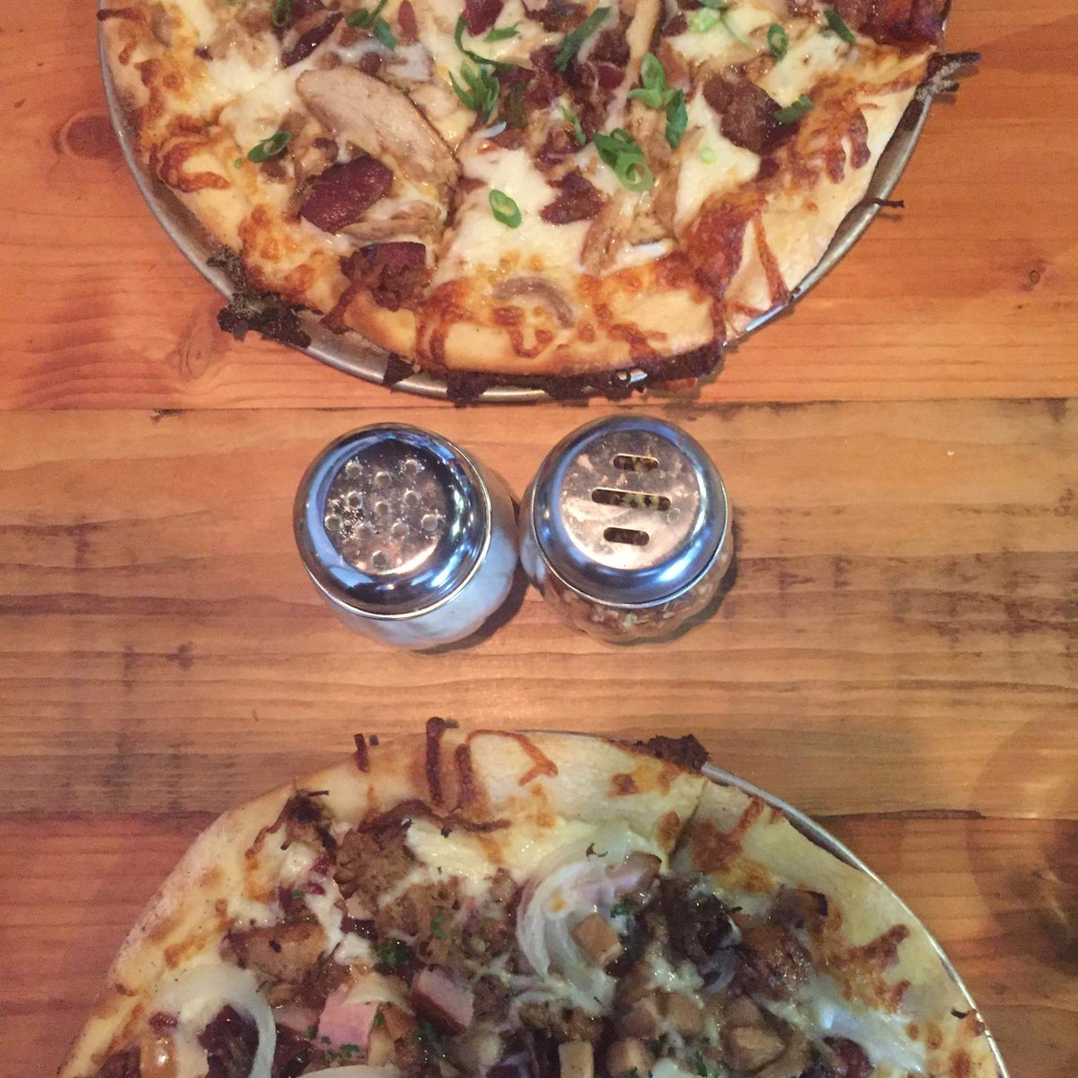 HeathenFeralPub's tweet photo. If you buy a pizza, we'll throw in another one for FREE.
It's our Thursday thing. It should be yours too. https://t.co/irDWsiDMgF