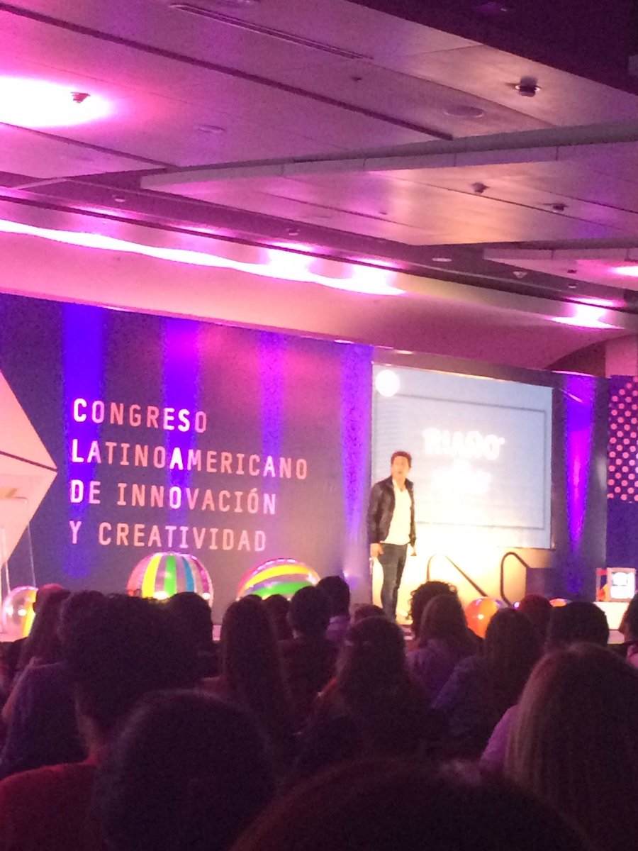 JonnathanCorte1's tweet photo. #MovimientoCLIC este man la rompe con su conferencia "la revolución de la risa" 😎😄😄@AlejandroRia https://t.co/Dn0kCHECB8
