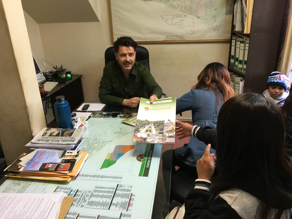 tierras_ee's tweet photo. Esta mañana entregamos dos Boleto de Compra-Venta del Bº La Victoria a vecinas que no se pudieron acercar al acto https://t.co/zboDmEavde