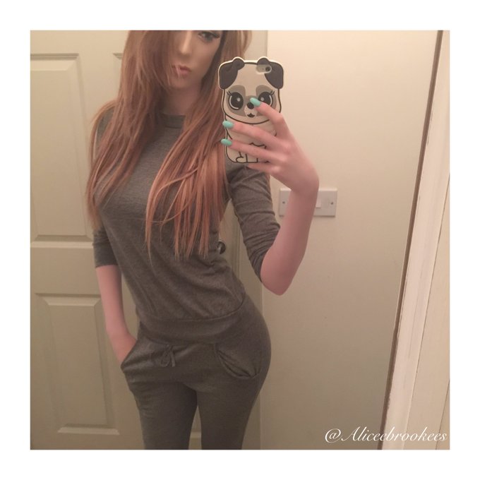 Loving my new lounge outfit from @Megan_Mckenna_ range @misspapcouk ✌🏻️ https://t.co/6EbcaiLCiF<a class="tags" target="_blank" title="On Twitter" href="/?out=eyJ0eXAiOiJKV1QiLCJhbGciOiJIUzUxMiJ9.eyJpYXQiOjE3MjE3MzEwOTIsImlzcyI6InR3cG9ybnN0YXJzLmNvbSIsIm5iZiI6MTcyMTczMTA5MiwiZXhwIjoxNzUzMjY3MDkyLCJyZWRpcmVjdF91cmwiOiJodHRwczovL3R3aXR0ZXIuY29tL01lZ2FuX01ja2VubmFfIn0.M_ffXd7RfzyWJdT6WD8INaZVrNYLh4sHPC9Lv1-z-DQ3G9Pq9xxnTlXYpNMZ7tFYs3KbuMHcygNLZGum-1oiuQ">@Megan_Mckenna_</a><a href="/tag/tb"class="tags"><span>#tb</span></a>