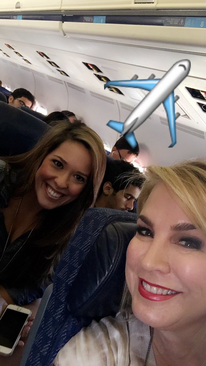 CindyWMorrison's tweet photo. Woo HOO! #Tulsa part of our #SocialVention team is on plane &amp; ready to go to @TNSteeplechase! @EmilyShuna ✈️ https://t.co/OUl6UpbPOU