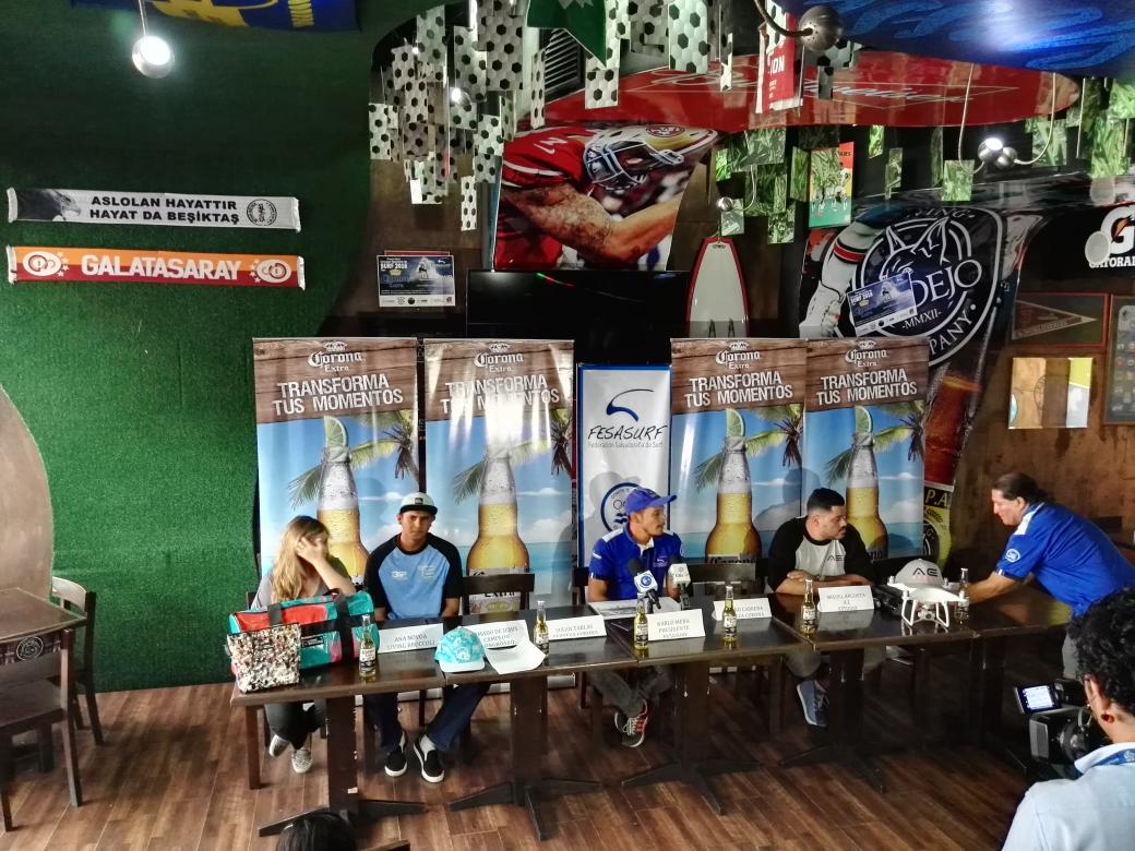 elgraficionado's tweet photo. Inicia conferencia con todos los detalles de la primera fecha del Circuito Nacional de #Surf2016. (vía @Ezek90) https://t.co/3BkbloIPM4