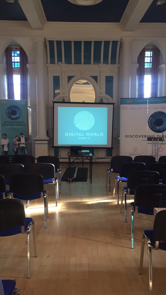 DigitalWorldHQ's tweet photo. We're now getting ready for our Insight Evening in Helensburgh! #DWRoadshows https://t.co/BsDpNORYqt