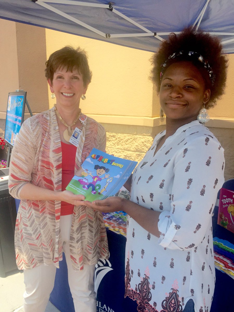 Bakedtweet's tweet photo. Author Kimberly Chester drops copies of her book for the R2 Ready to Read project. @RichlandTwo https://t.co/a3uweM1aHY