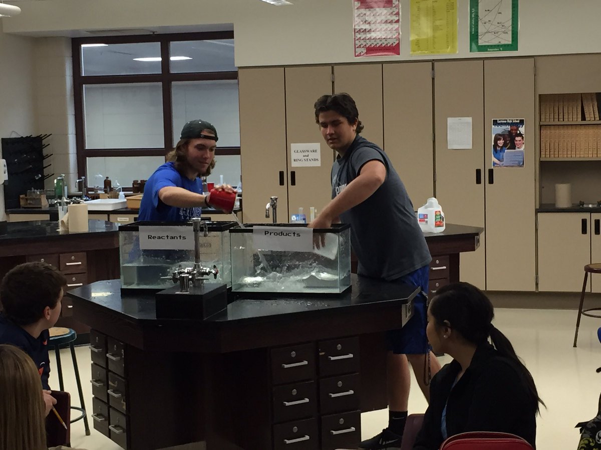 trthesciguy's tweet photo. #Equilibrium demo today in #EVChem. #redsolocup https://t.co/eenZhsdHjQ
