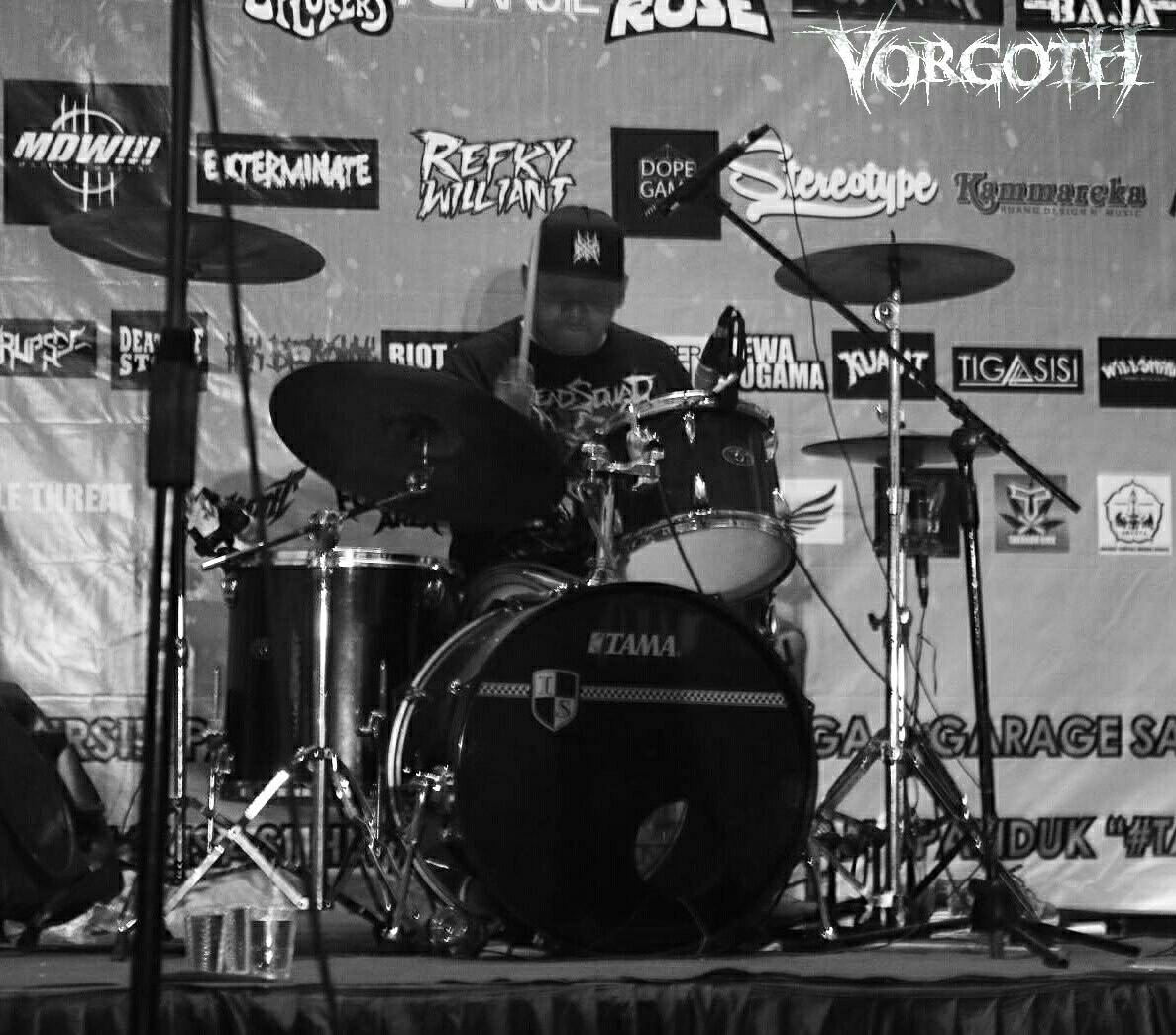 VorgothOfficial's tweet photo. @Wayan_Suprapta #onstage https://t.co/Zp18SwupY5