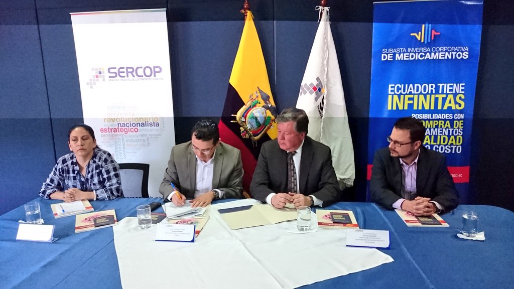 SERCOPec's tweet photo. Leonardo Bravo, Dir. #AFEME, y @SanSoberano firman convenio para verificación de calidad de medicamentos https://t.co/UxvTEAyzsI