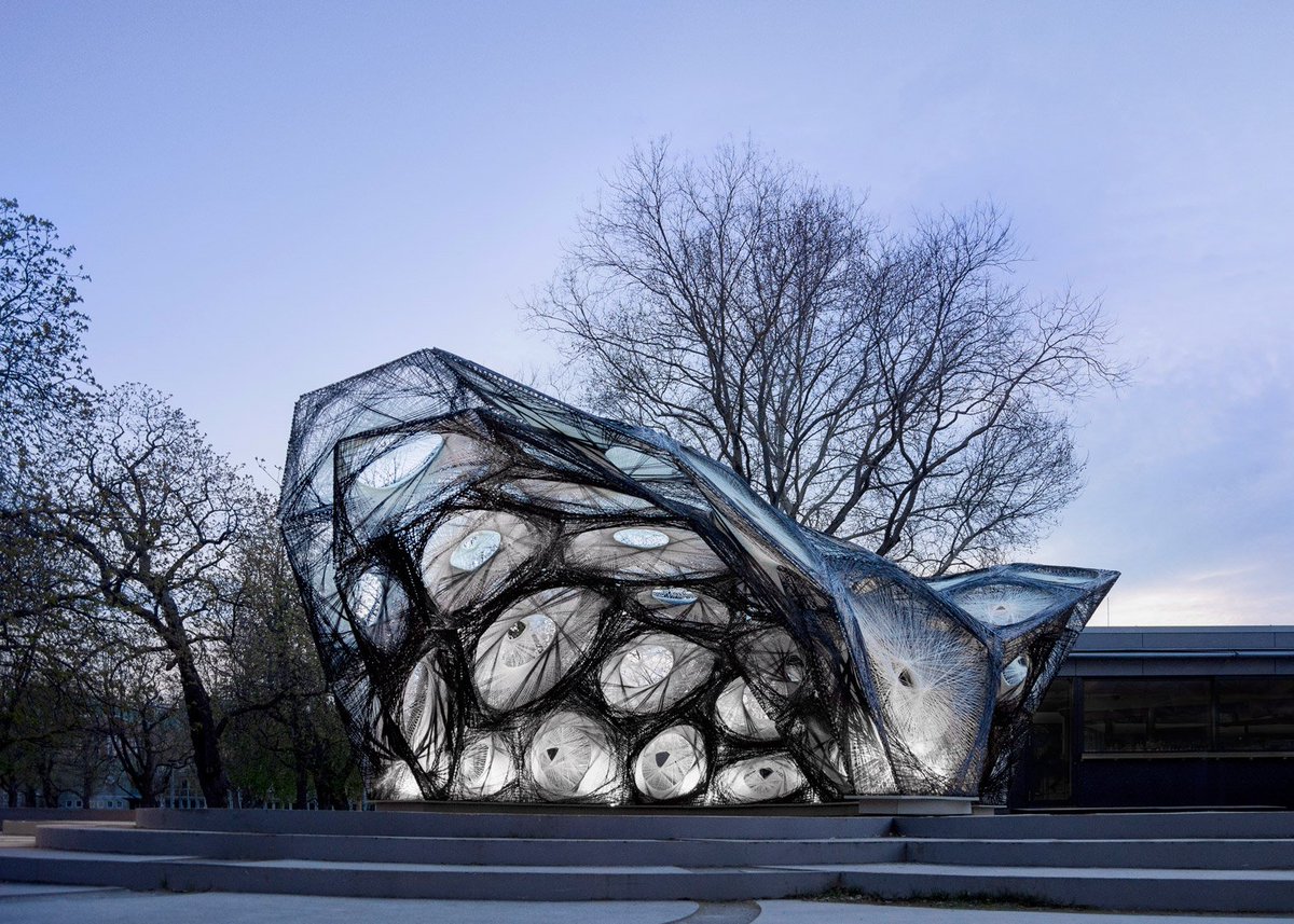 dezeen's tweet image. 10 projects paving the way to a future of robot-built architecture: dezeen.com/2016/05/10/10-…