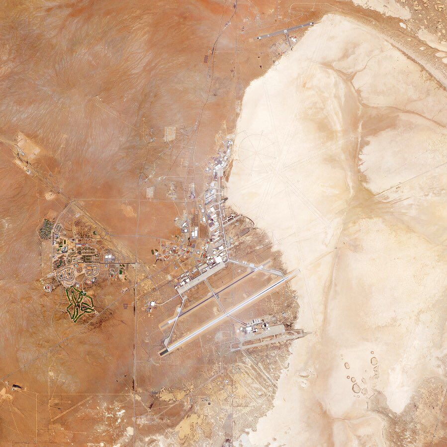 OsirisLabs's tweet image. Edwards Air Force Base - Southern #California, #USA — 2016 #EarthFromSpace #SatelliteImage #PlanetLabs