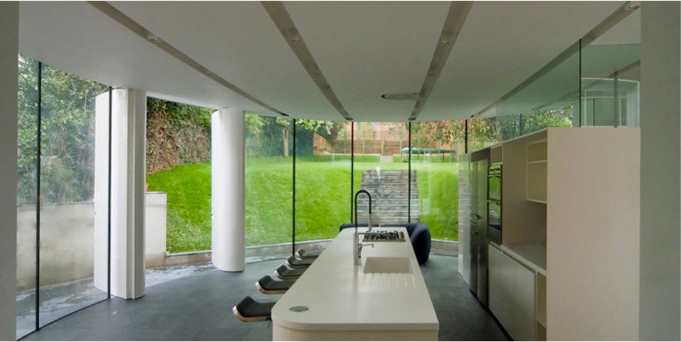 pbsgroupuk's tweet photo. Curved #glazed rear #extension panoramic view! #pbscontracts #glazing #construction #kitchen #garden https://t.co/MJAzNhYovJ