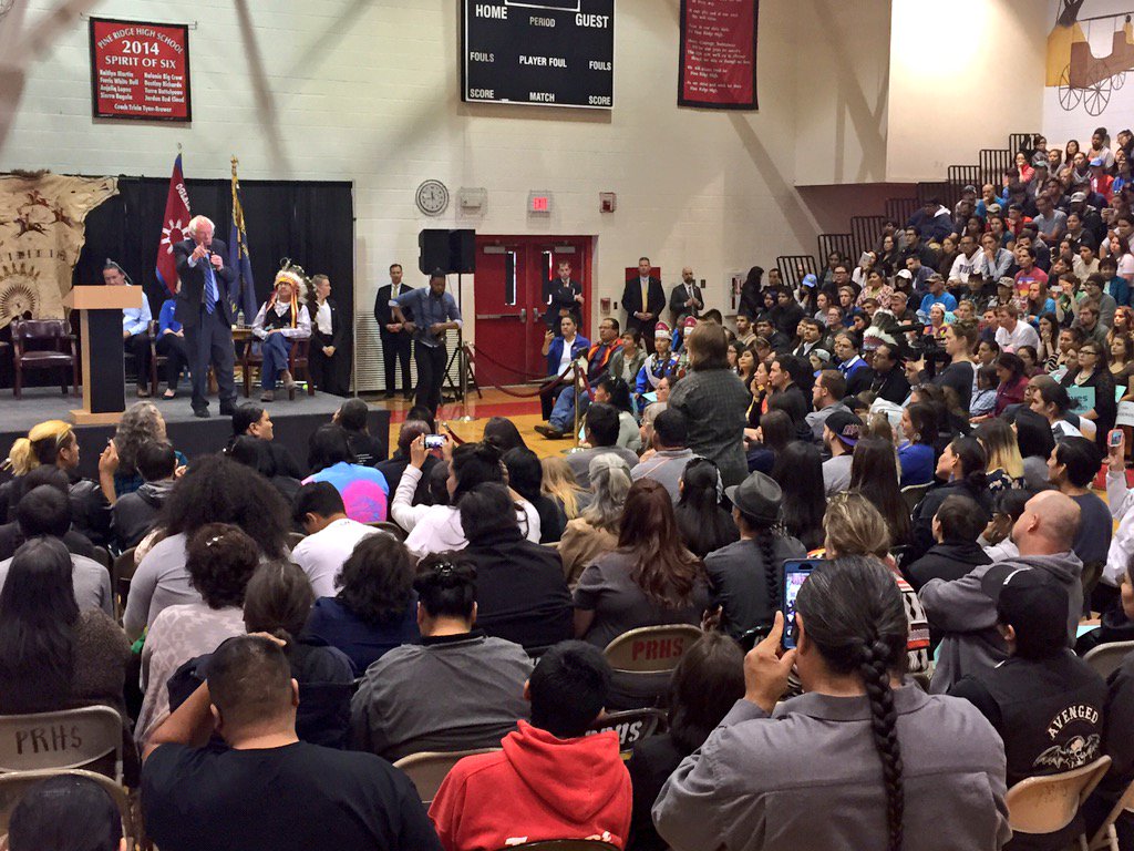 DannyEFreeman's tweet photo. .@BernieSanders taking questions & comments from crowd. Issues so far: drugs, "sub-standard" health care, education. https://t.co/3Eb63zUrAQ