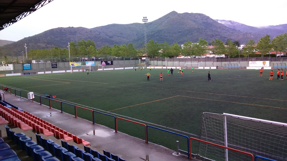 aevilabertran's tweet photo. A les 21:30 recuperem el partit pendent contra el @AEROSES_1921 . Repte difícil amb el premi de la salvació virtual https://t.co/fneymu171w