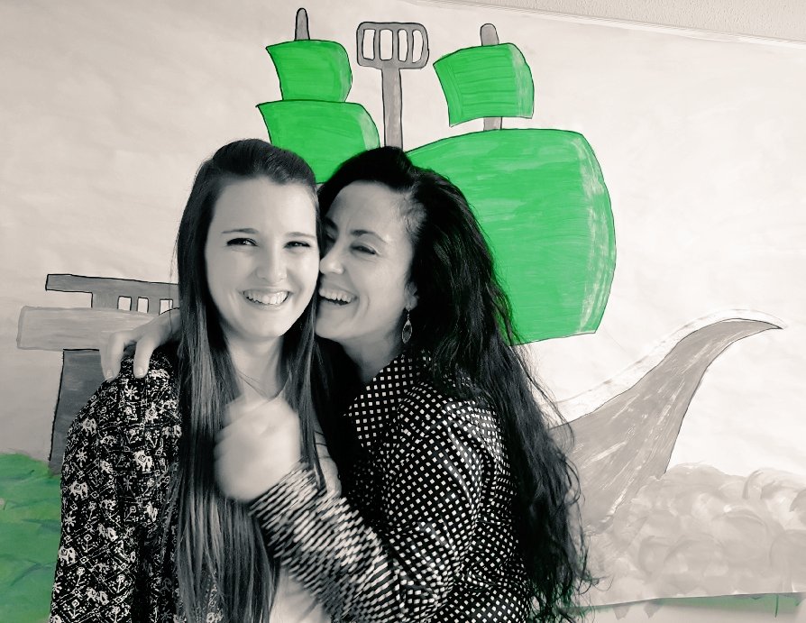 capilla_carmen's tweet photo. Amores mios @Laurisruizz https://t.co/Ch17QILzEz