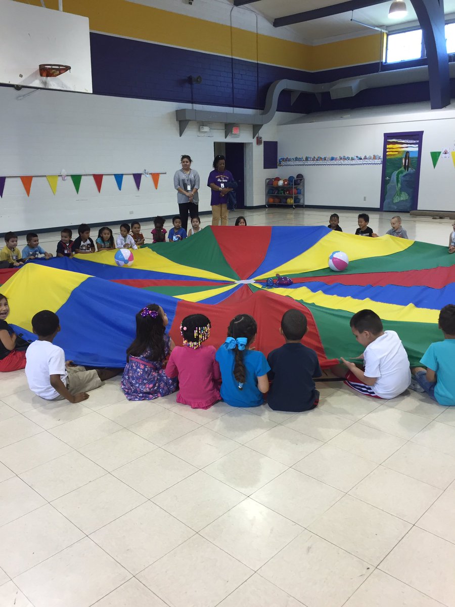 DowellDeloris's tweet photo. Playing "Shark" in PE for Ocean theme wrap-up. @ShermanISD @ShermanISDSupt #FDECCPanthers https://t.co/wmh50yxq0K