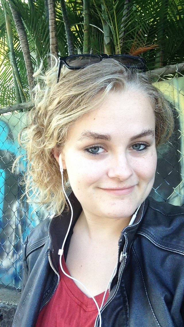 SamSaltyScience's tweet photo. Non-cooperative hair! Love it when it looks great for a solid minute then falls out in the wind! 😑 #HIProbs https://t.co/46z8fIq6mg