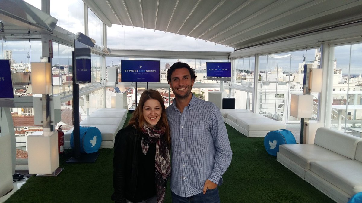 #tweetandgreet con <a href="/Cloopette/">Chloé Bourrat</a> <a href="/Adglow/">Adglow</a> presence!!