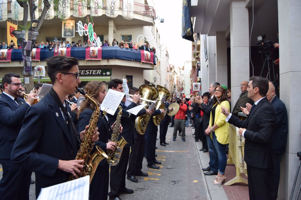 Comenzando la fiesta... 🎼 #petrerenfestes