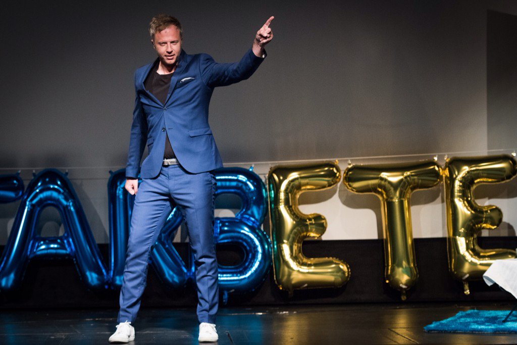 olofrohlander's tweet photo. Tack kära Gävle! Jag njöt lika mycket som jag hoppas att ni också gjorde! #njutarbeta #konstenattnjutaavlivet #wimab https://t.co/EuEydBTt5D