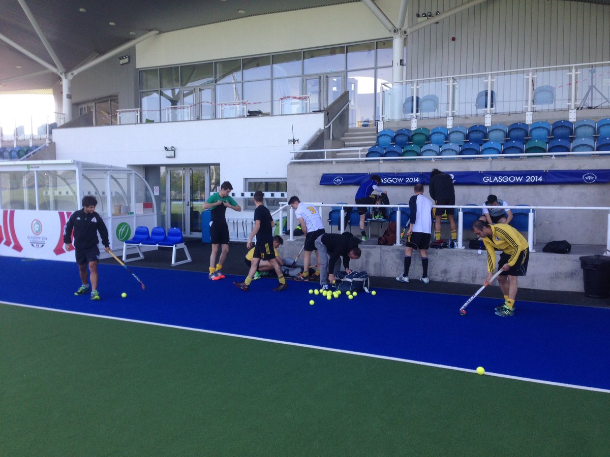HockeyClubBra's tweet photo. #Glasgow here we are. First lunch team and first training #EHClubs2016 #weareready https://t.co/s8skwcxlSv