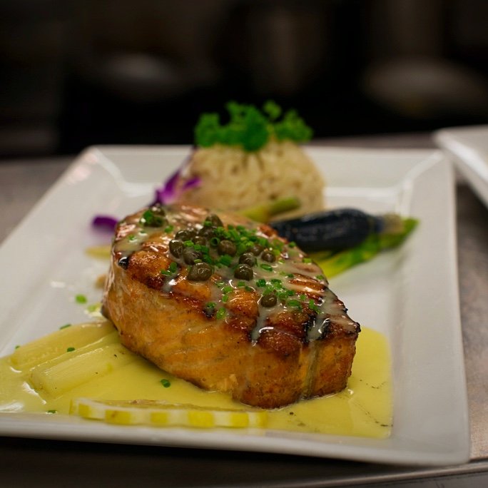 BarleyNeckInn's tweet photo. Satisfy your #seafood cravings #grilledAtlanticsalmon #restaurantweek #capecod #nowopen7days https://t.co/KzPvcemMYe https://t.co/WalDI12U0P