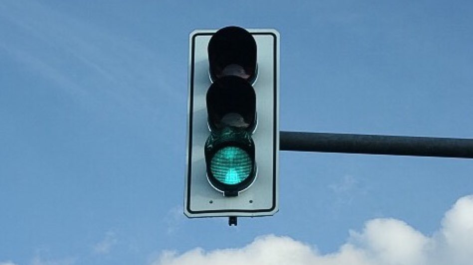 Aus der StVerVers #Königstein: Ampeln am Edeka und an der KVB sollen bald länger Grün zeigen! #freieFahrt #bisschen