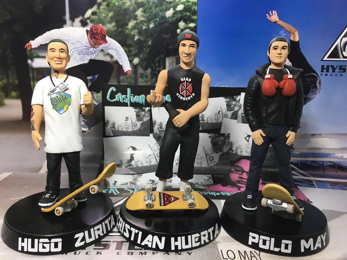 just4skaters's tweet photo. Figuras de colección @CristianChompon @PoloMayas y @Hugo_zurita04 del team @HysteriaTrucks #mexico #coloniaroma https://t.co/sElTZPorHr