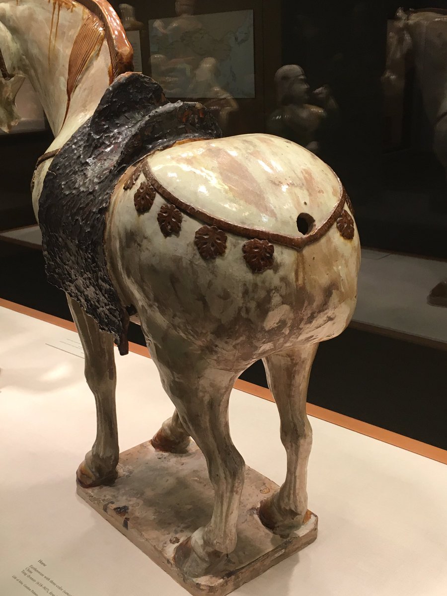 GameOn_Chicago's tweet image. #ButtSeriously #ButtHunt @MuseumGameNight Tang Dynasty earthenware horse