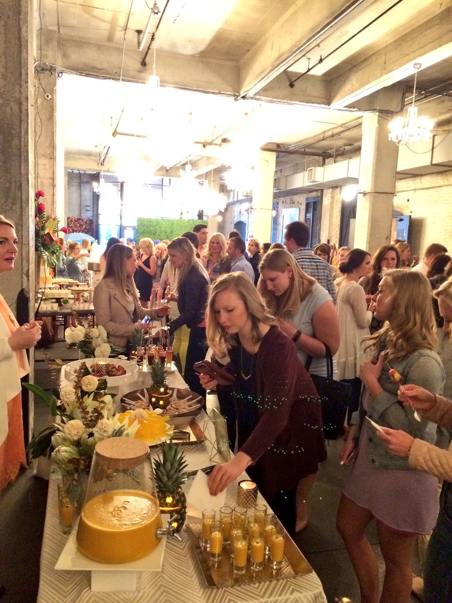 chowgirls's tweet photo. We're at @ariampls for the @styledforgood event! Stop by our table &amp; say hello 👋#StyledForGood https://t.co/1fPYFYIv6F