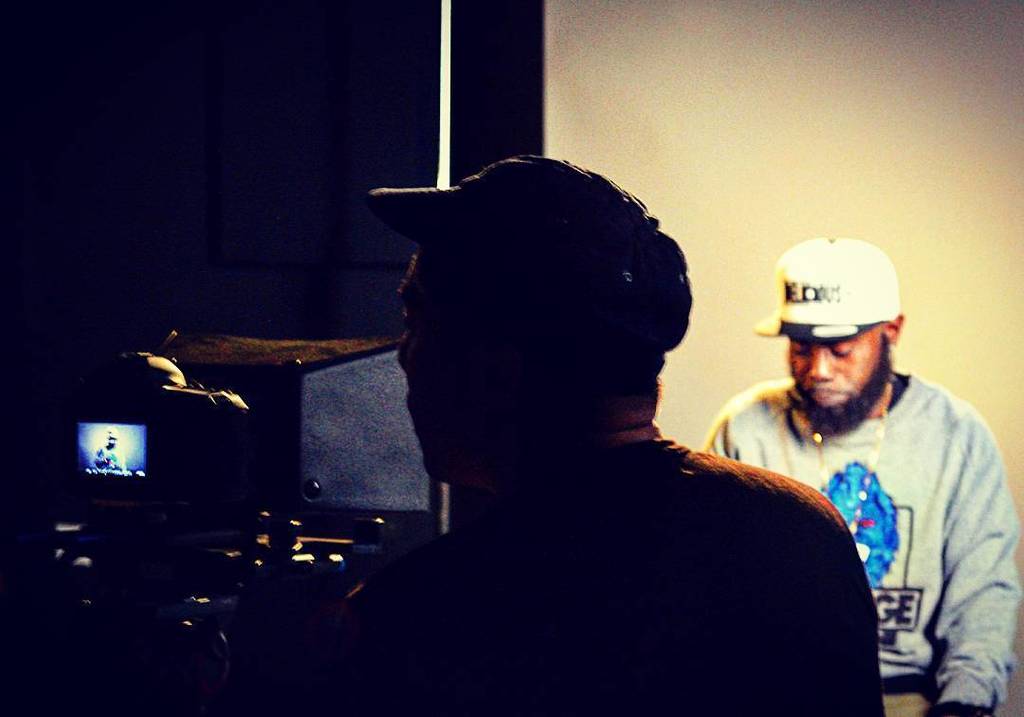 The look of.."I got something fresh for y'all... tomorrow" #PrimoAttoEnt #AsphaltRunwaysLP #FrankNitt &amp; @robroy_pri…