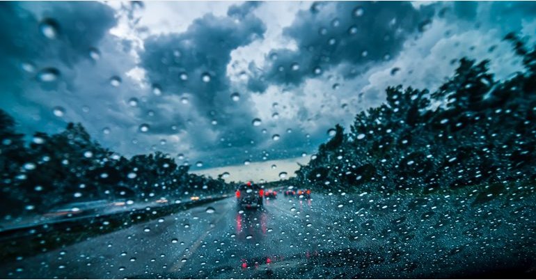 two_men's tweet image. Worried that the #weather will affect your move? It will. Here's how to beat it - ow.ly/agOC3009piv #moving