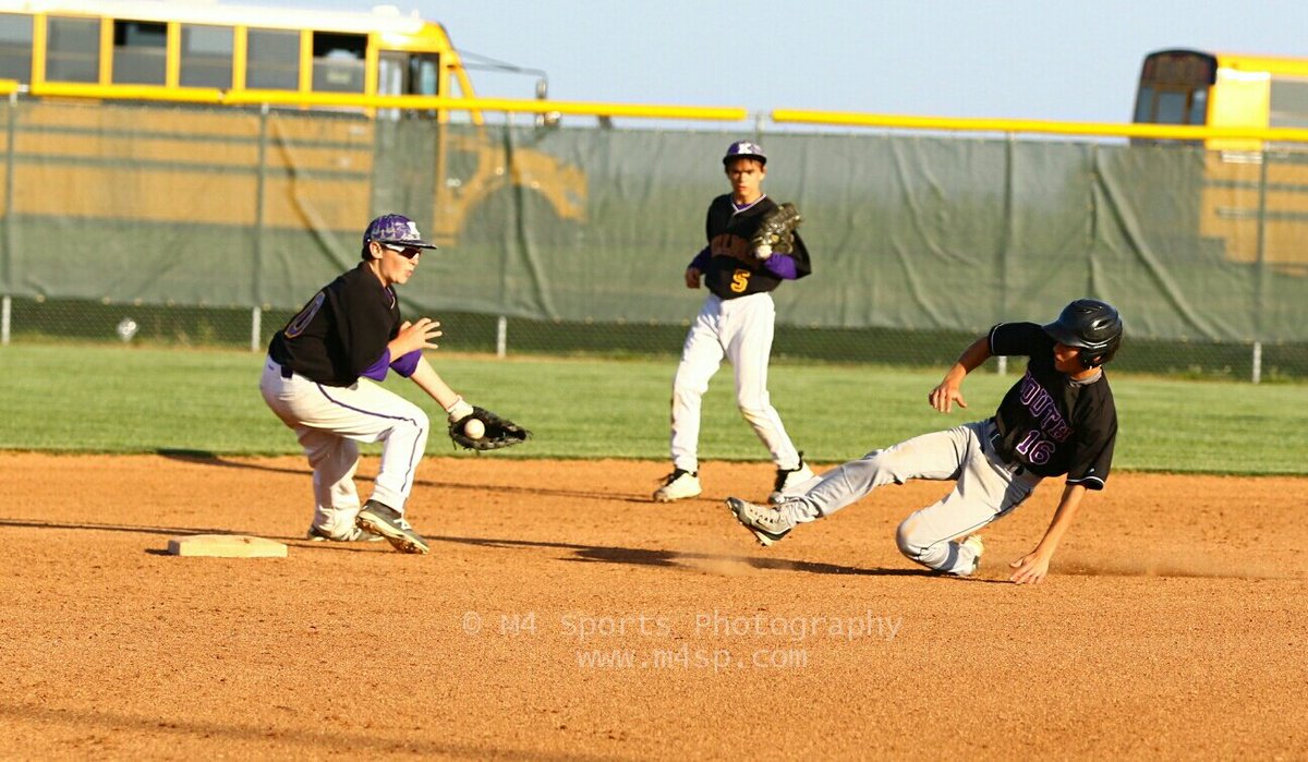 M4Photography_'s tweet photo. PHS C-Team up 10-1 over Kearney in the 4th @GoPanthers15 @DiamondBooster @PHS_stitchball #safeatsecond https://t.co/XOB4sueROj