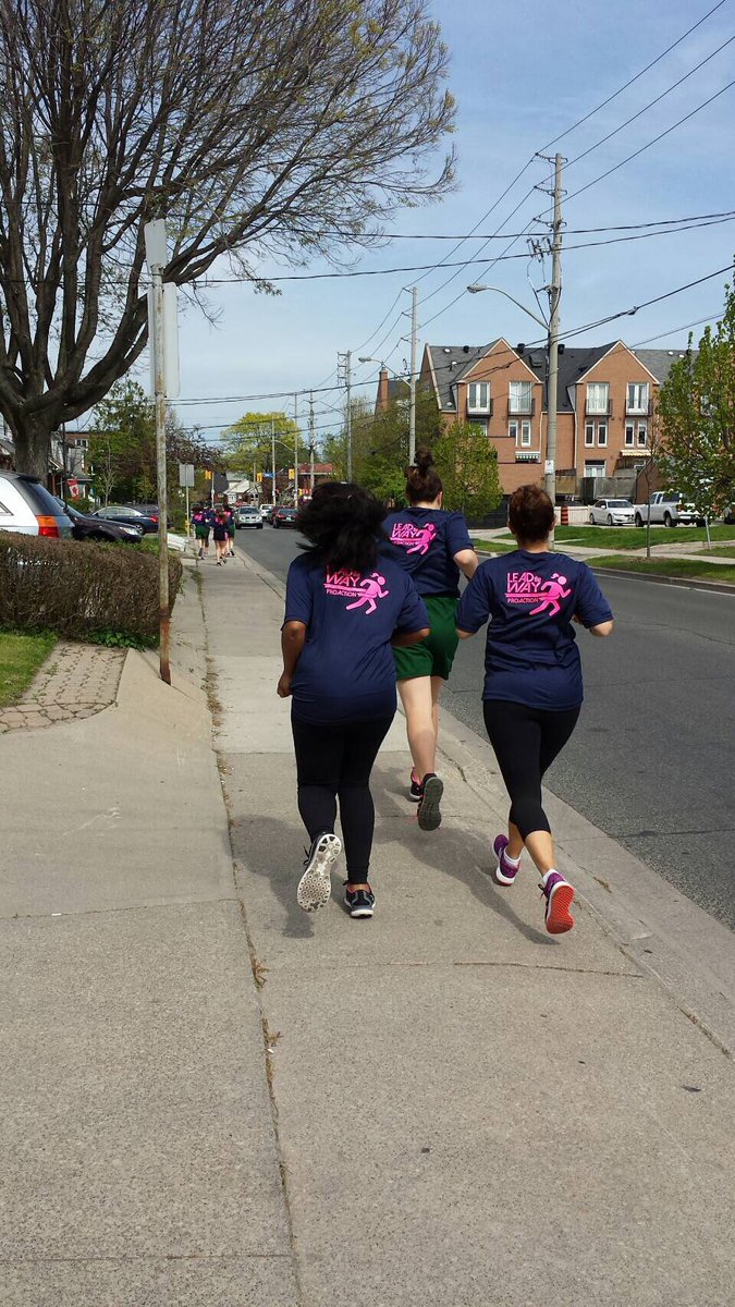 iCop54's tweet image. Lead the Way sporting new @COPSandKIDS shirts! Ran 4:32km! Three weeks out from race day! @TPS54Div @TorontoPolice