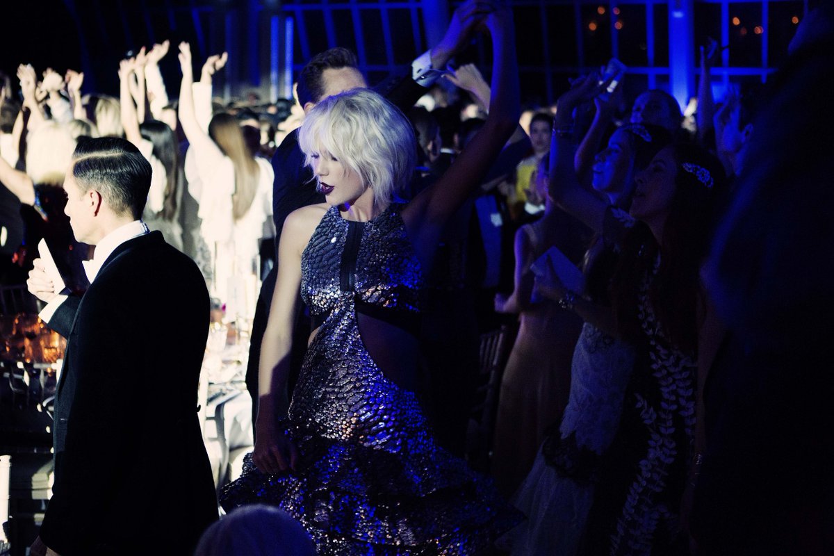 Taylor and Karlie at the Met Gala 🎉 🎉🎉