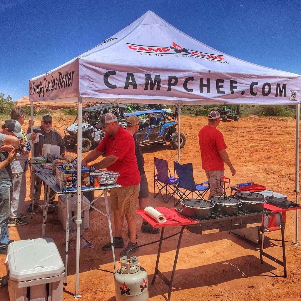 UTVGuide's tweet image. @campchef feeding us well on the @arcticcat_atv ride today #BehindTheRocks @rallyontherocks ift.tt/1T8vGj9