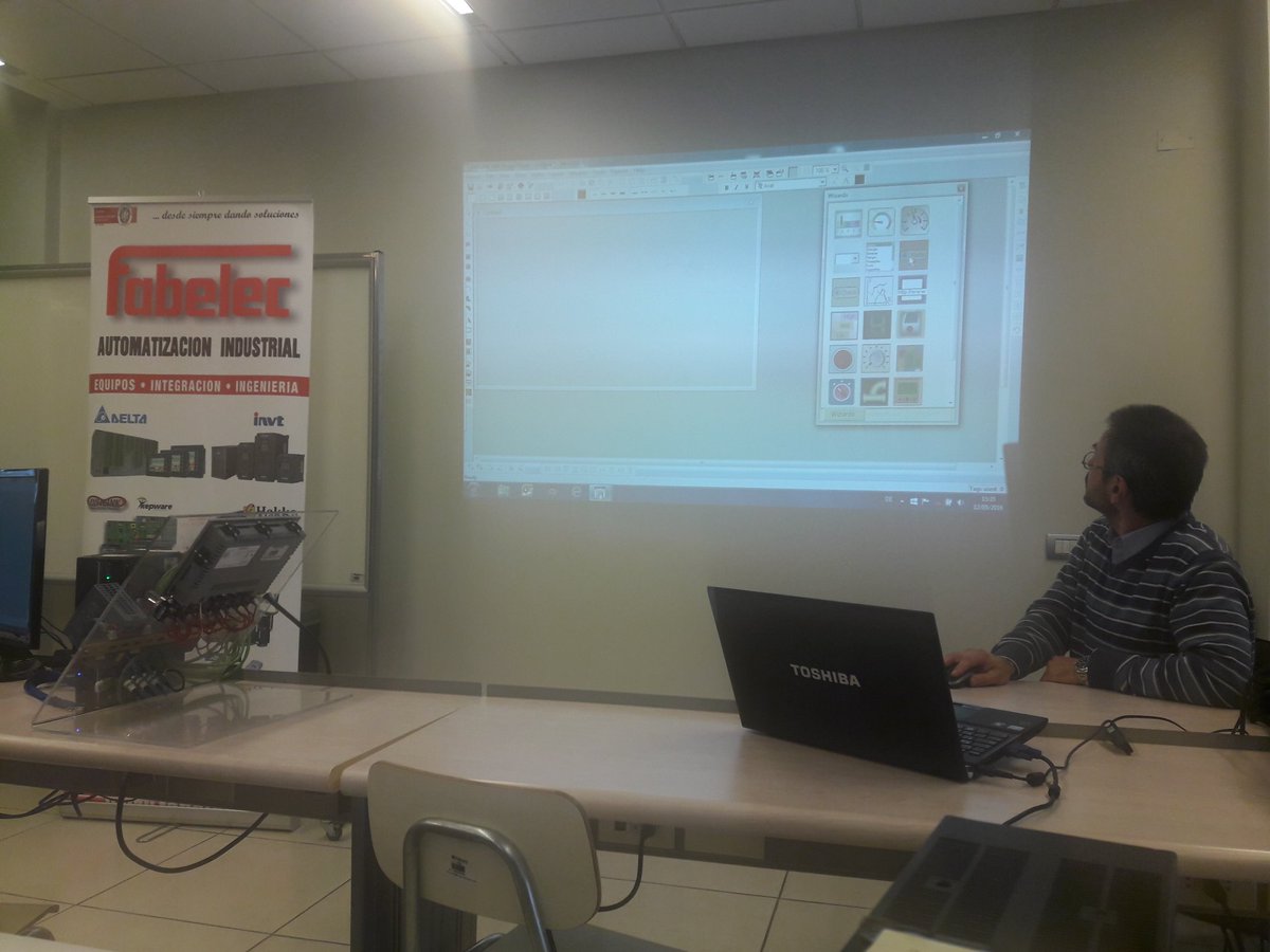 rodrigotapiag's tweet photo. Capacitando en #Infilink a Docentes y Alumnos de Inacap Puente Alto @Fabelec @INACAPINOS #Inacap https://t.co/sCcxzw8pJR