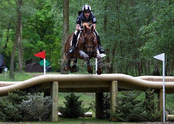 LiciHawker's tweet photo. 16yo me and 10yo Nonks 5 years ago doing our second Intermediate! #usedtobecute @tim_wilko snapping us back then! https://t.co/hGZabZft6y