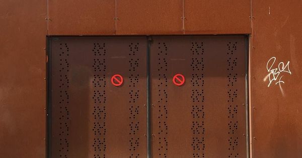 roofingchild's tweet photo. #Admirable Architecture : #Rust #architecture #architectes #forma6 #quartierdelacreation #… https://t.co/Fy4FJMk117 https://t.co/M5C7NjXaW4