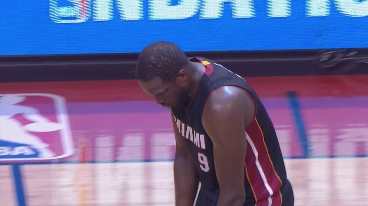 Luol Deng @MiamiHEAT playoff health update: bruised wrist, questionable for #Heat game 6. bit.ly/24T4lJh?utm_me… https://t.co/QOBjes0xnS