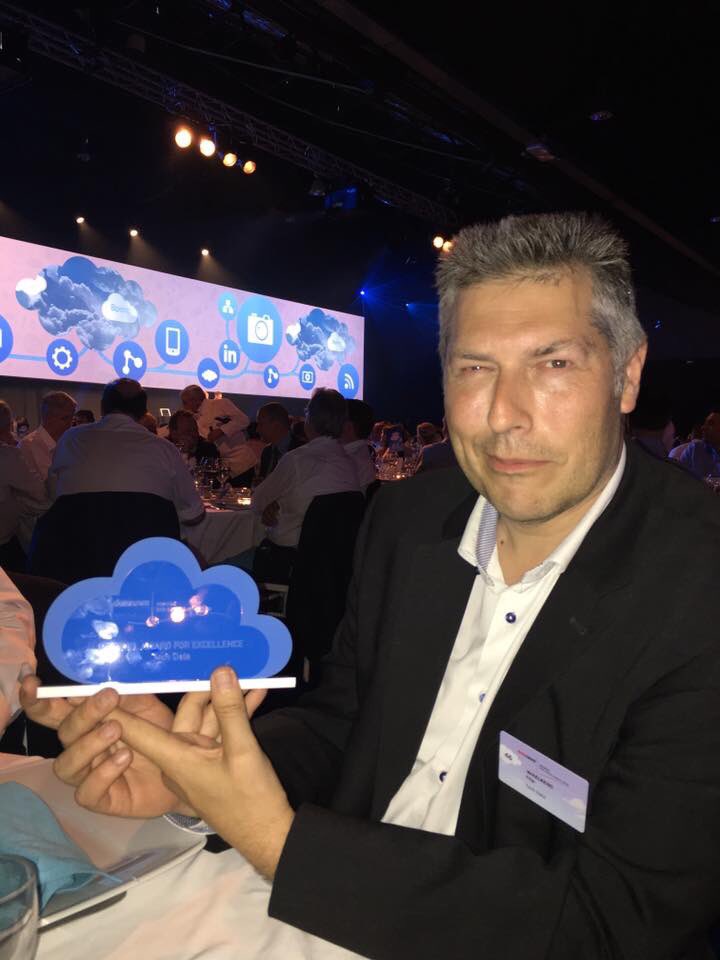 SteenssensPat's tweet photo. Proud to win Datanews Award for Excellence with #techdata_be https://t.co/X5jq9A4CpU