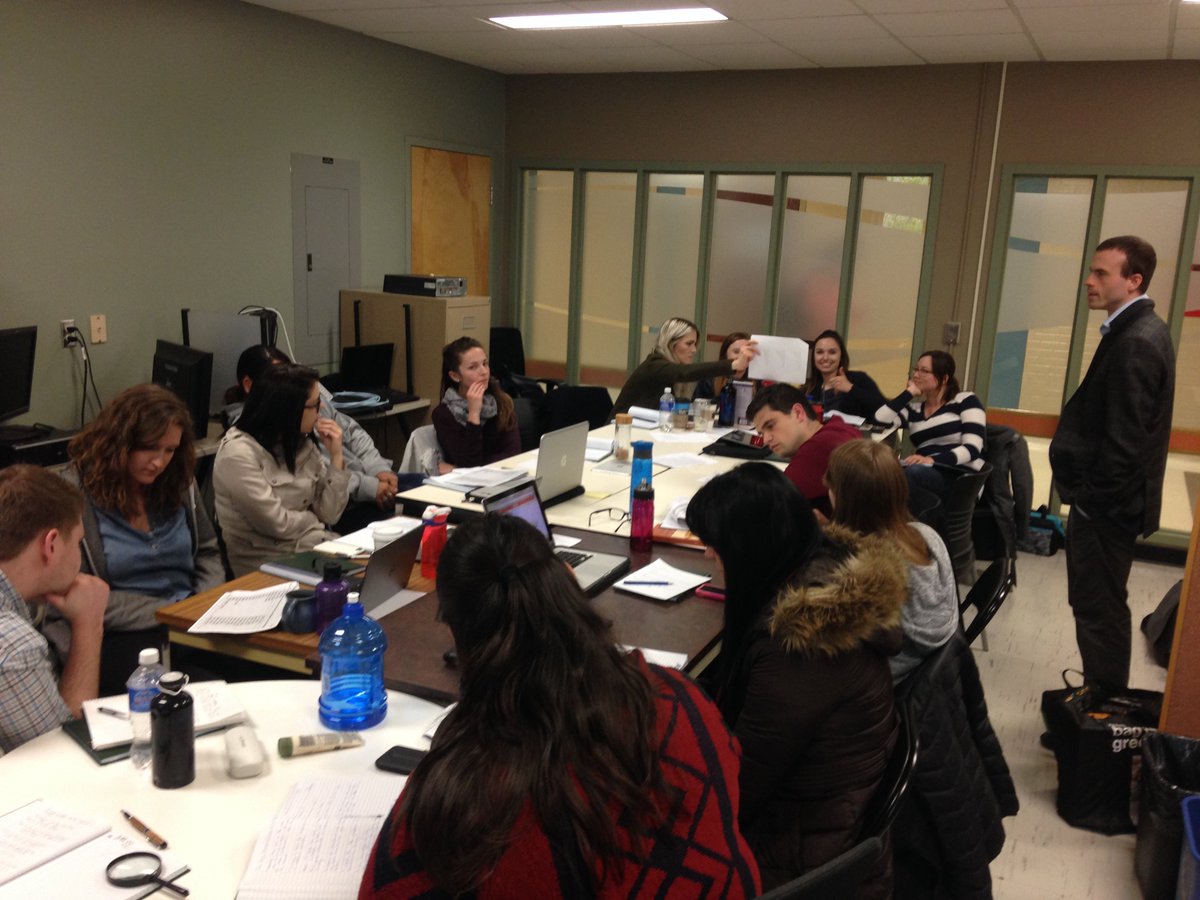 usaskcollab's tweet photo. Quantative history workshop with Prof. Ben Hoy #collaboratorium2016 @usaskhist @usask #census #twitterstorians https://t.co/ifwbtv33f2