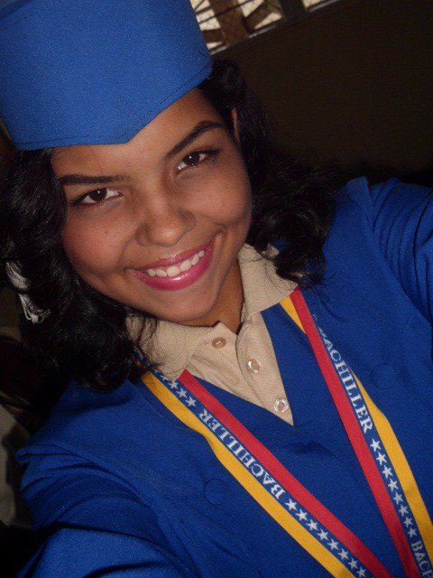 karlapacheco201's tweet photo. Bachilleeer🎓🎓 https://t.co/s4WlcI2fC5