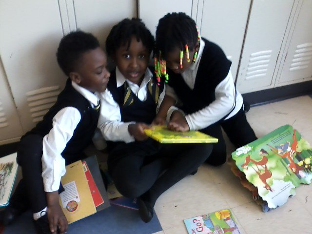 K_Kidd_ICPS's tweet photo. Partner reading! I love seeing them so interested in their books. https://t.co/tDOlcYhOk6