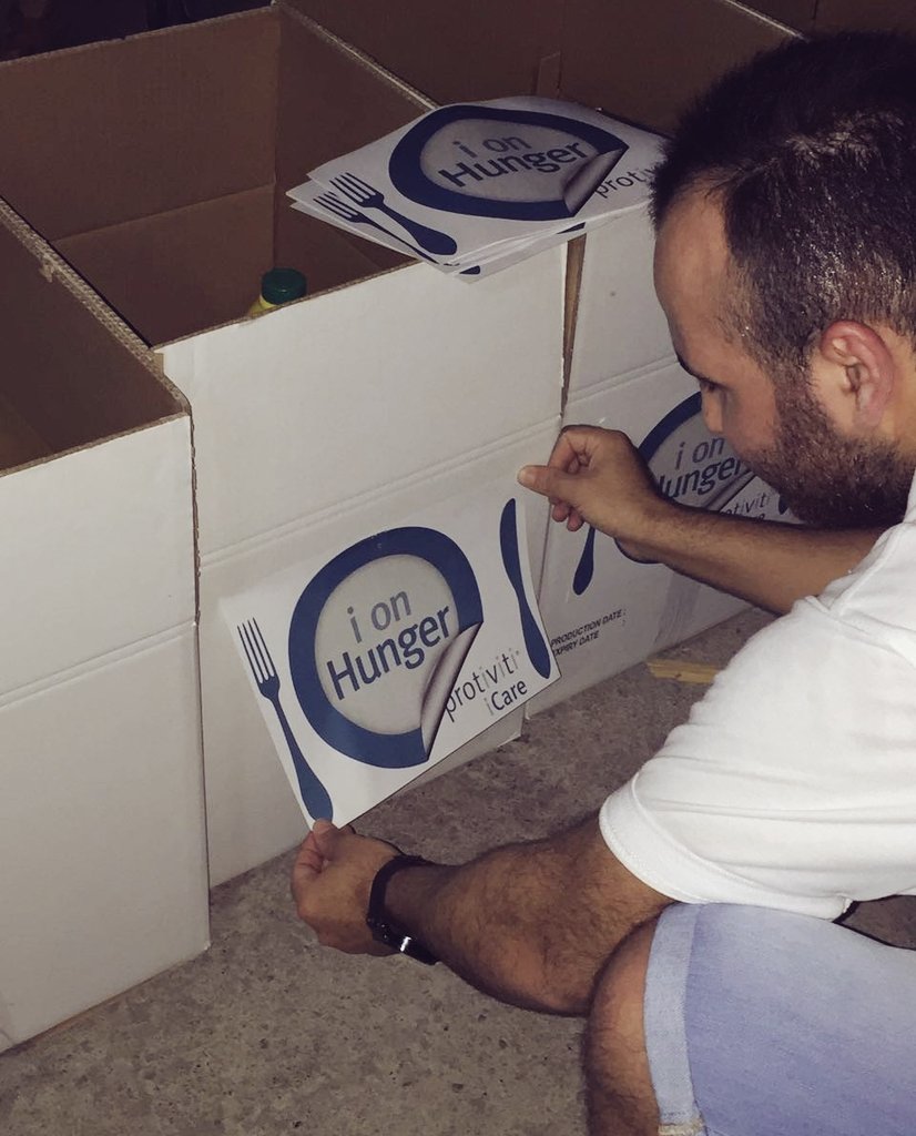 YazanAlomari09's tweet photo. Give while expecting nothing in return, master the art of giving! Hope our smiles reach you!
#iOnHunger #Protiviti https://t.co/FIqkmDJb6Q