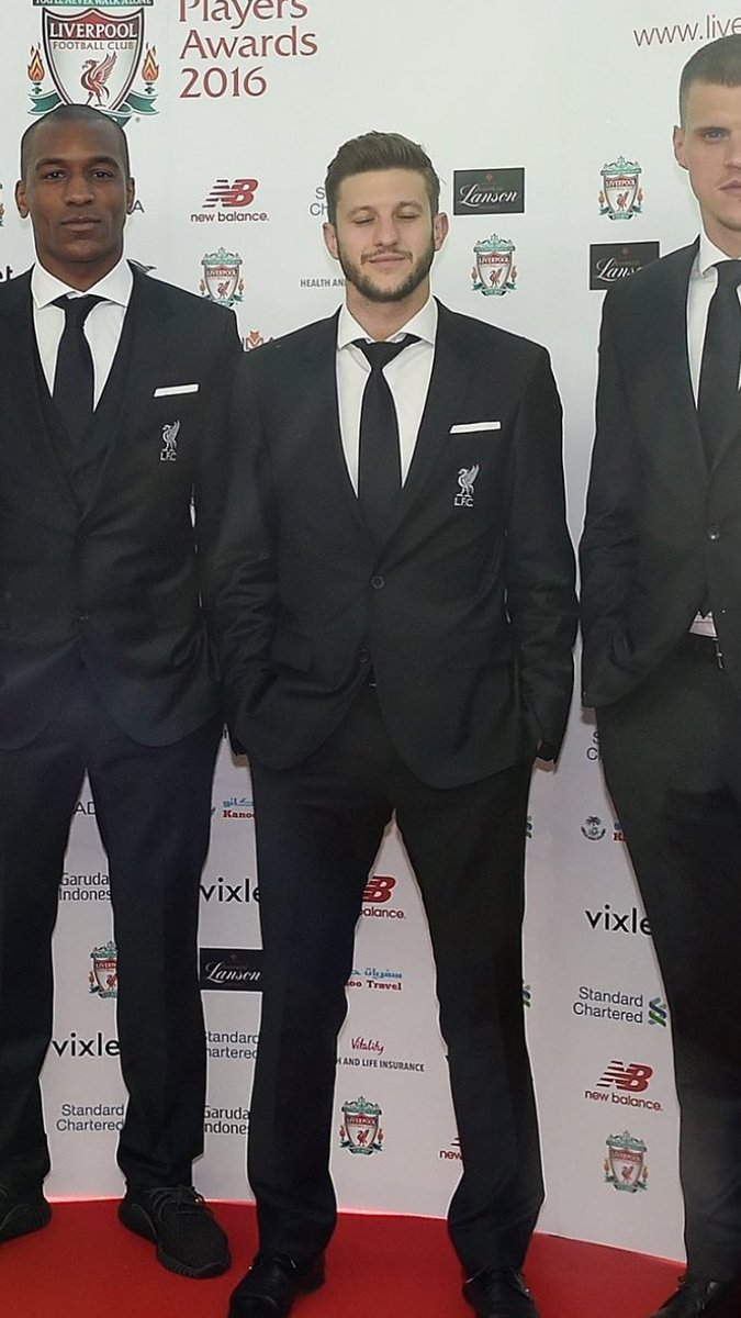 MrTazofficial's tweet photo. Is he really wearing trainers with his suit to the awards show. Ultimate FAIL. Look at this mug on left. #zerowisdom https://t.co/9djecZMKpD