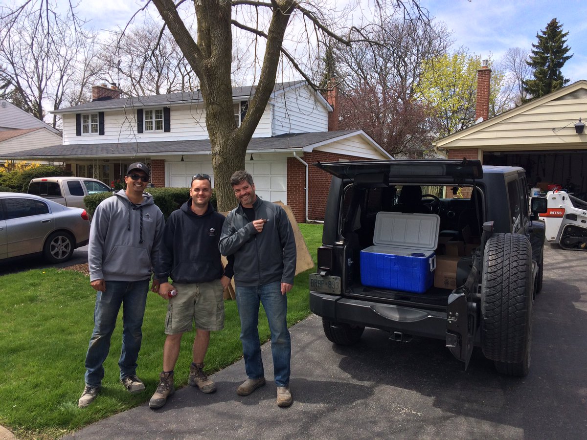 TechoGP's tweet image. The boys from @superior_stone  taking a hard 5 at the @techobloc #cooldownmachine