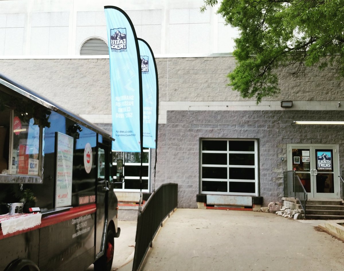balkaniktaste's tweet photo. Dinner at @EarthTreks . Here until 9pm. @MoCo_FoodTrucks @FT_Reviews @Bethesda_Mag @BethesdaBeat https://t.co/Pmyo7DDciR