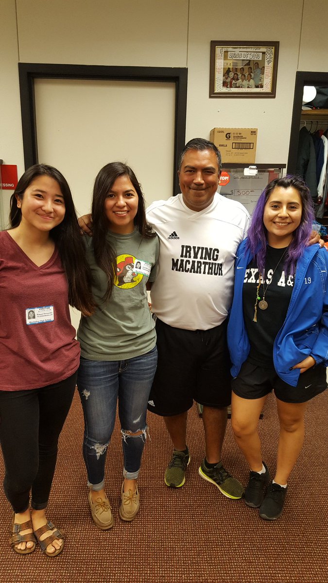 TheCoachAlonzo's tweet photo. MAC ALUMNI: Great to see some alumni stop by n share some college stories. Thanks Raquel, Jen n Brenda 4 the visit. https://t.co/F6f9uPgQwf