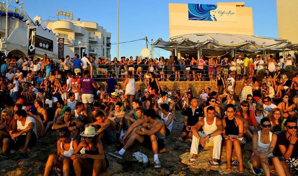 Thisisibza2016's tweet photo. Ibiza #ibiza2016 #mambos #ibizasunset https://t.co/mvNOpXSu21