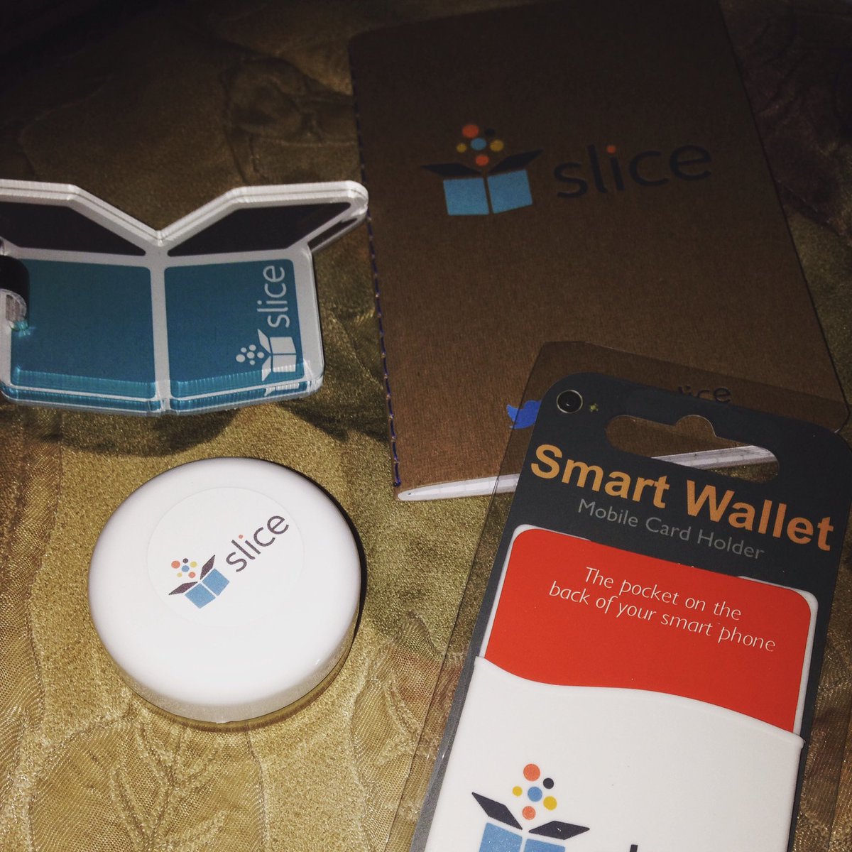 Mobilemoll's tweet image. Thanks @HelloSlice for the swag! #gifts #sliceapp #cool