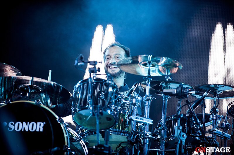 lalt87782's tweet image. due anime in un corpo in cerca di equilibrio due vite appese al filo
precario di un istinto..😍😘 @Negramaro #DaTac&apos;è